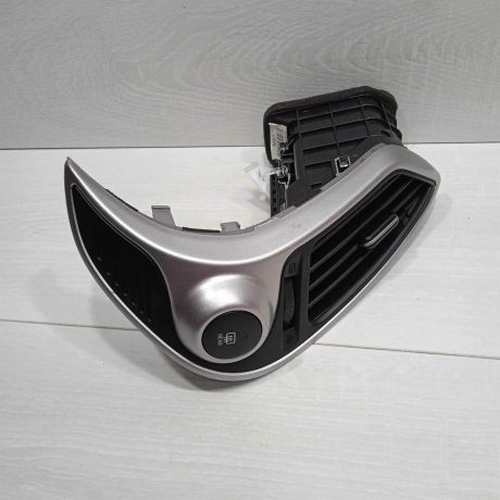 deflektor-obduva-salona-centralnyi-hyundai-ix35-i-art-93047-big-0