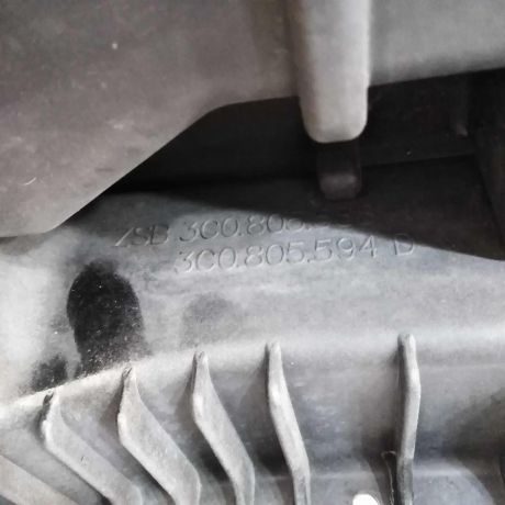 peredniaia-panel-televizor-volkswagen-passat-b6-art-93145-big-7