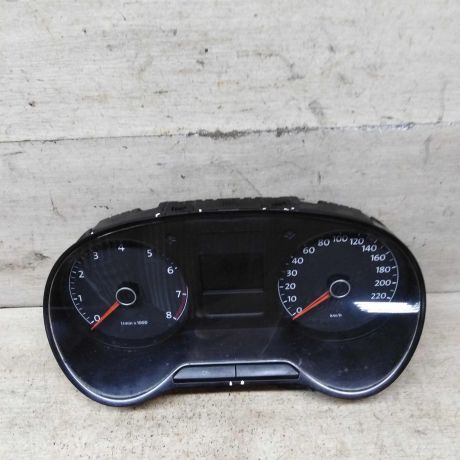 panel-priborov-shhitok-volkswagen-polo-5-art-96664-big-0