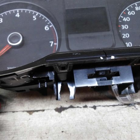 panel-priborov-shhitok-volkswagen-polo-5-art-96664-big-8