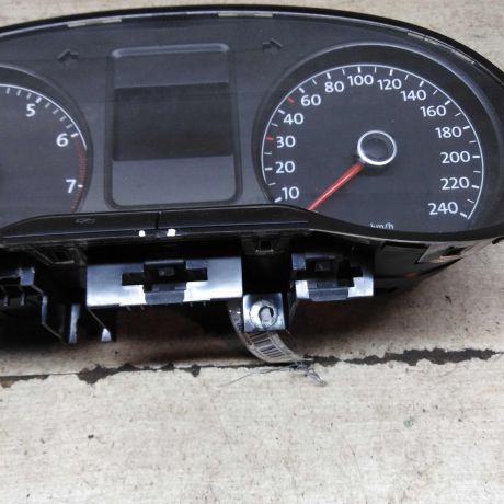 panel-priborov-shhitok-volkswagen-polo-5-art-96664-big-6