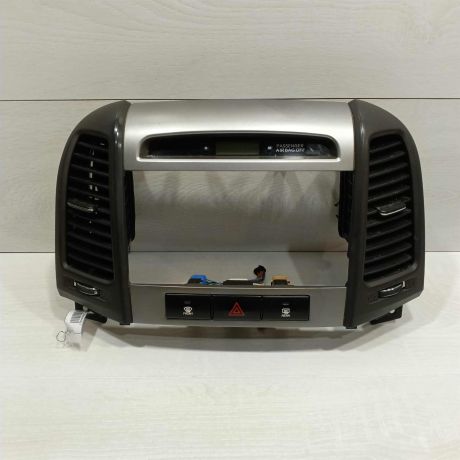 deflektor-obduva-salona-ramka-magnitoly-hyundai-santa-fe-ii-art-98524-big-0