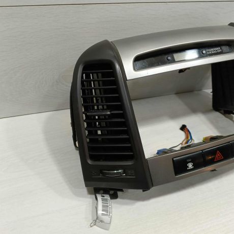 deflektor-obduva-salona-ramka-magnitoly-hyundai-santa-fe-ii-art-98524-big-1