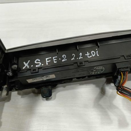 deflektor-obduva-salona-ramka-magnitoly-hyundai-santa-fe-ii-art-98524-big-4
