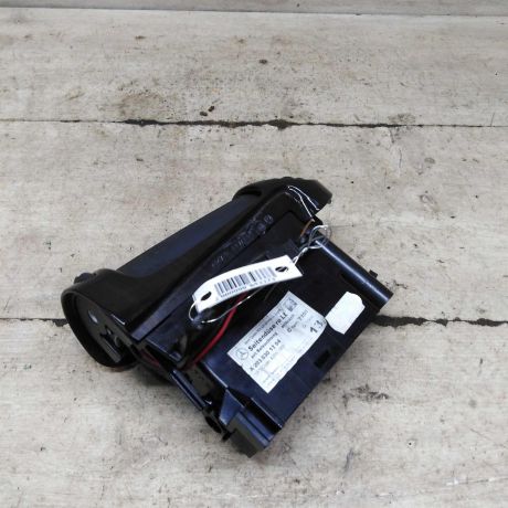 deflektor-obduva-salona-pravyi-mercedes-c-klass-w203-kupe-art-98925-big-2