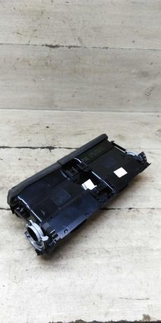 deflektor-obduva-salona-centralnyi-volkswagen-jetta-vi-art-100984-big-1