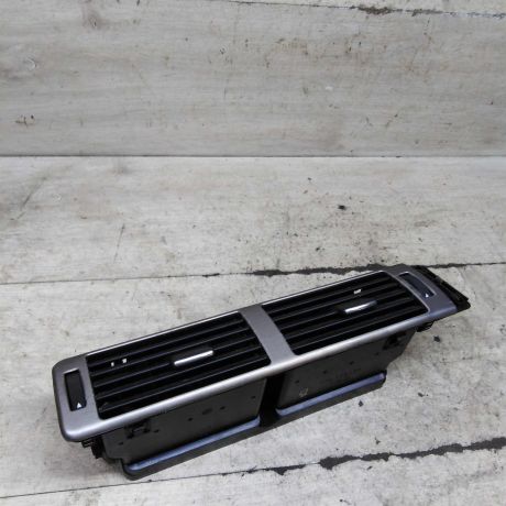 deflektor-obduva-salona-centralnyi-audi-a6-c5-art-101318-big-1