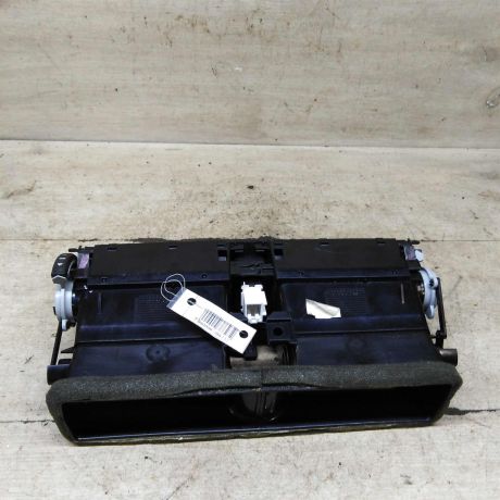 deflektor-obduva-salona-centralnyi-volkswagen-jetta-vi-art-101699-big-3