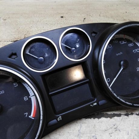 panel-priborov-shhitok-peugeot-308-i-art-102168-big-1
