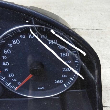 panel-priborov-shhitok-volkswagen-jetta-5-defekt-art-105947-big-2