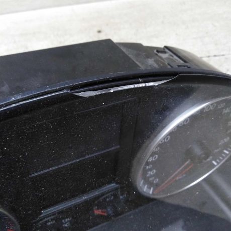 panel-priborov-shhitok-volkswagen-jetta-5-defekt-art-105947-big-1