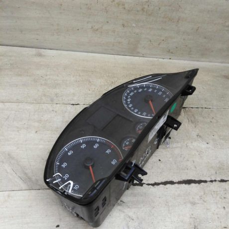 panel-priborov-shhitok-volkswagen-jetta-5-defekt-art-105947-big-5