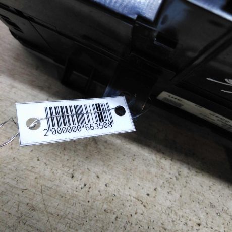 panel-priborov-shhitok-volkswagen-jetta-5-defekt-art-105947-big-7