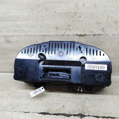 panel-priborov-shhitok-volkswagen-jetta-5-defekt-art-105947-big-6