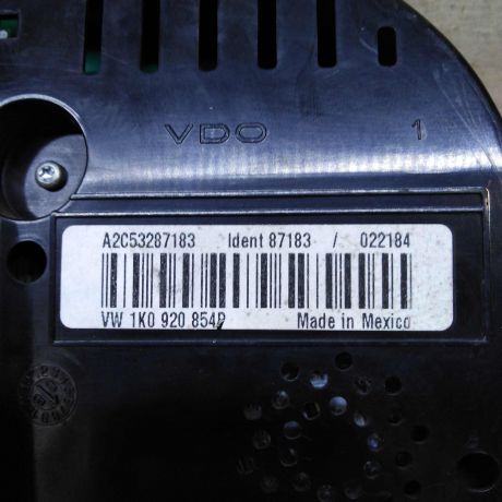 panel-priborov-shhitok-volkswagen-jetta-5-defekt-art-105947-big-4