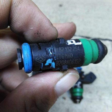 forsunka-toplivnaia-renault-sandero-i-art-106382-big-2