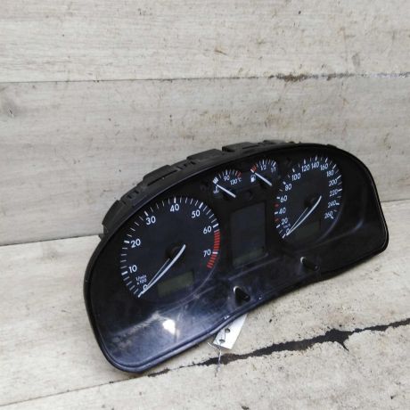 panel-priborov-shhitok-volkswagen-passat-b5-art-107050-big-0