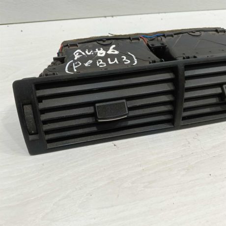 deflektor-obduva-salona-centralnyi-audi-a4-b6-art-107157-big-5