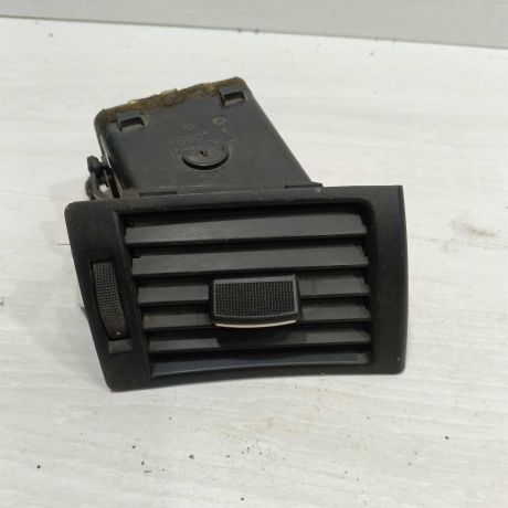 deflektor-obduva-salona-pravyi-audi-a4-b6-art-107217-big-0