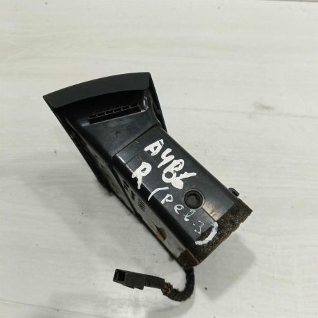 deflektor-obduva-salona-pravyi-audi-a4-b6-art-107217-big-2