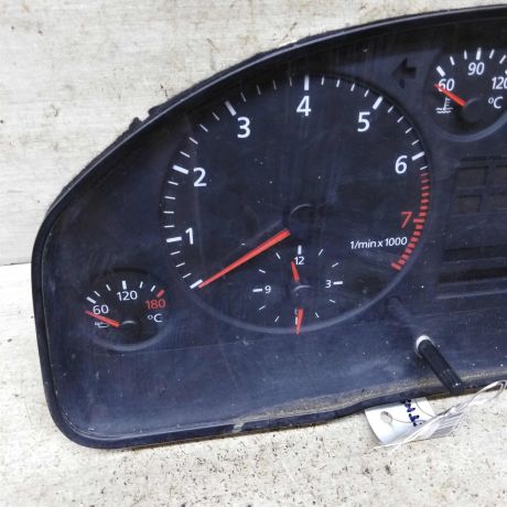 panel-priborov-shhitok-audi-a6-c5-art-109775-big-8