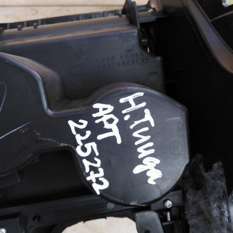 konsol-centralnaia-nissan-tiida-i-art-110131-big-6