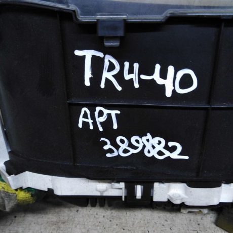 panel-priborov-shhitok-toyota-rav4-iv-xa40-art-111334-big-9