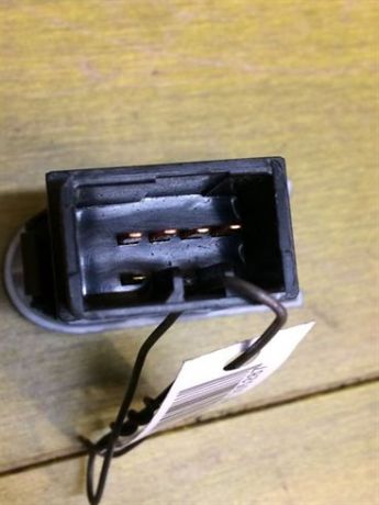 knopka-vkliuceniia-protivotumannyx-far-zaz-sens-art-11000-big-1