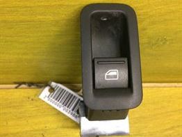 knopka-steklopodieemnika-volkswagen-polo-sedan-art-12032