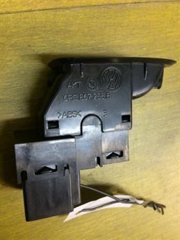 knopka-steklopodieemnika-volkswagen-polo-sedan-art-12032-big-1
