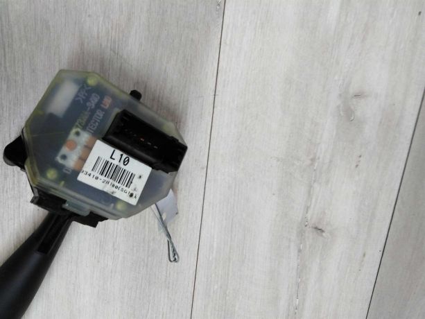 podrulevoi-perekliucatel-hyundai-elantra-hd-art-13141-big-4