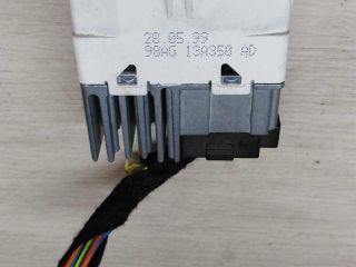 knopka-avariinoi-ostanovki-ford-focus-i-art-14132