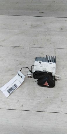 knopka-avariinoi-ostanovki-ford-focus-i-restailing-art-14613-big-0