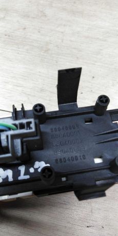 knopka-avariinoi-ostanovki-renault-megane-2-art-14764-big-2