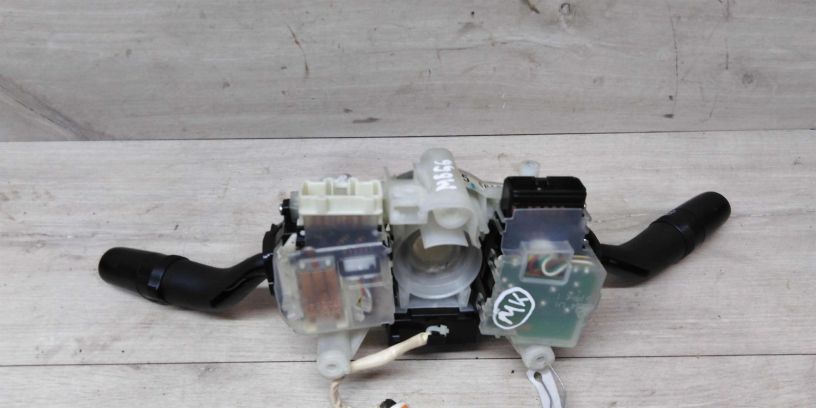 perekliucatel-podrulevoi-mazda-6-art-14941-big-3