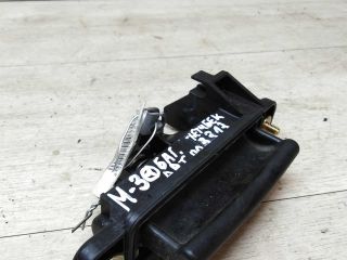 knopka-otkryvaniia-bagaznika-mazda-3-bk-art-16265