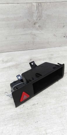 knopka-avariinoi-ostanovki-s-karmanom-volkswagen-transporter-t5-art-17732-big-0