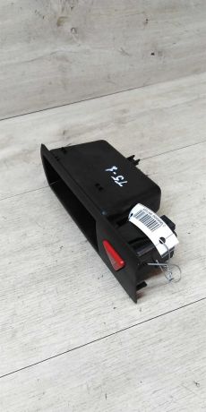 knopka-avariinoi-ostanovki-s-karmanom-volkswagen-transporter-t5-art-17732-big-2