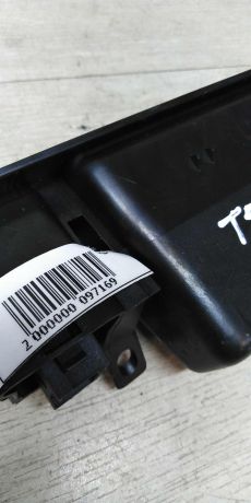 knopka-avariinoi-ostanovki-s-karmanom-volkswagen-transporter-t5-art-17732-big-3