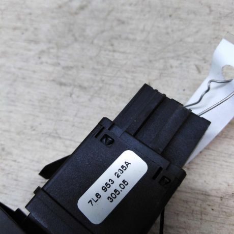 knopka-avariinoi-ostanovki-volkswagen-touareg-art-19901-big-2