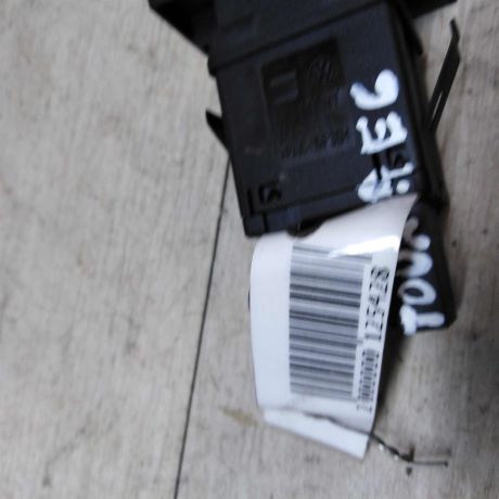 knopka-avariinoi-ostanovki-volkswagen-touareg-art-19901-big-3