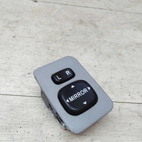 blok-upravleniia-zerkalami-toyota-camry-v40-art-21355-big-0