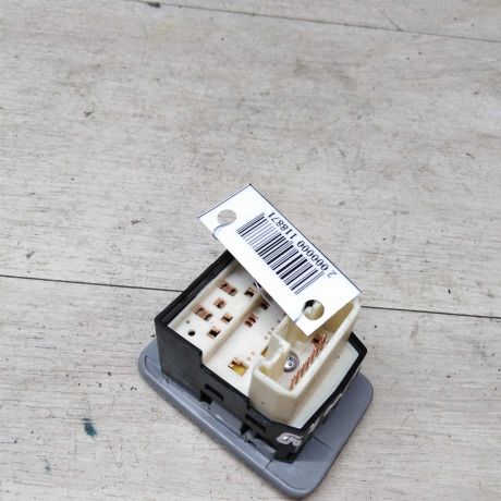 blok-upravleniia-zerkalami-toyota-camry-v40-art-21355-big-1