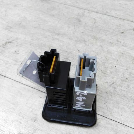 blok-upravleniia-korrektorom-sveta-mitsubishi-lancer-9-art-23325-big-2