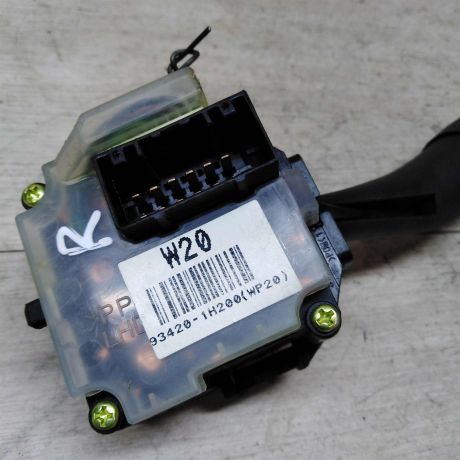 perekliucatel-dvornikov-podrulevoi-kia-ceed-art-23390-big-3