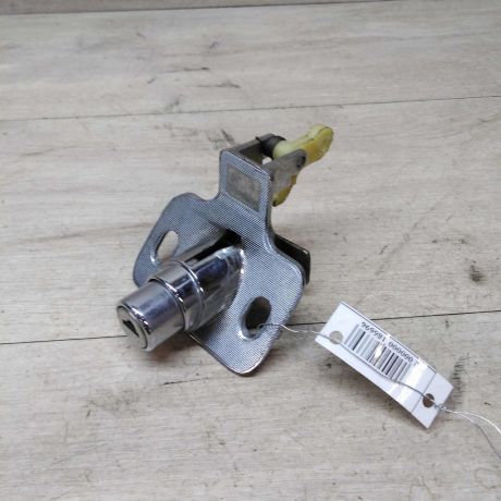 knopka-zamka-bagaznika-lada-kalina-art-27283-big-0