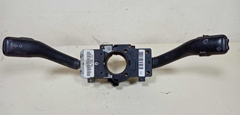 podrulevoi-perekliucatel-volkswagen-golf-4-art-27708-big-0