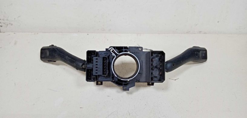 podrulevoi-perekliucatel-volkswagen-golf-4-art-27708-big-1