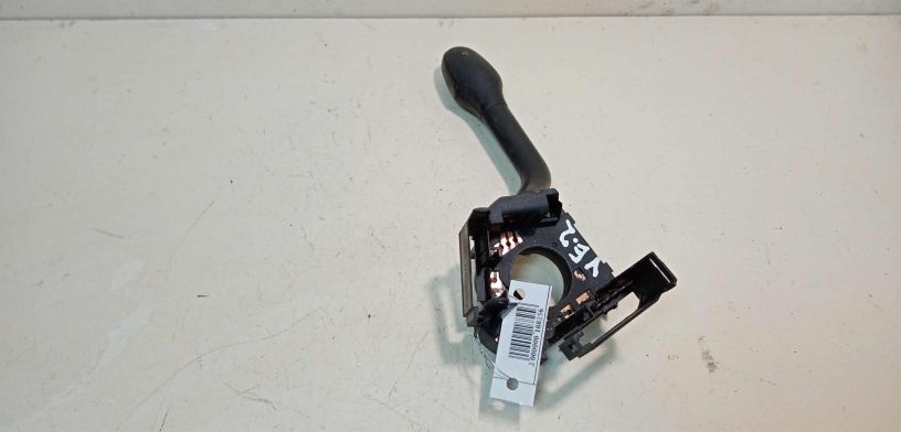 perekliucatel-dvornikov-podrulevoi-volkswagen-golf-3-art-28215-big-1