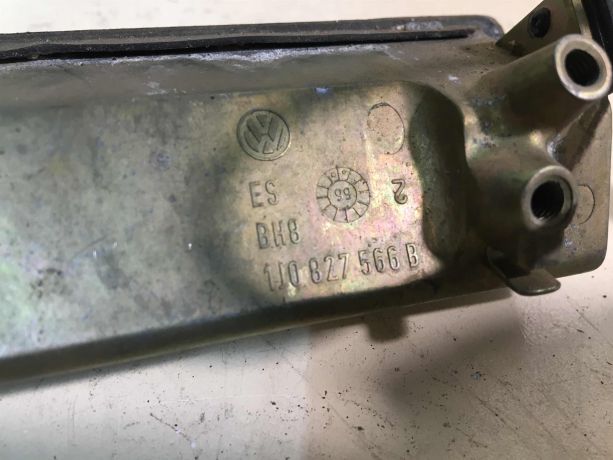 rucka-mikrik-knopka-otkryvaniia-bagaznika-volkswagen-golf-4-art-28366-big-2